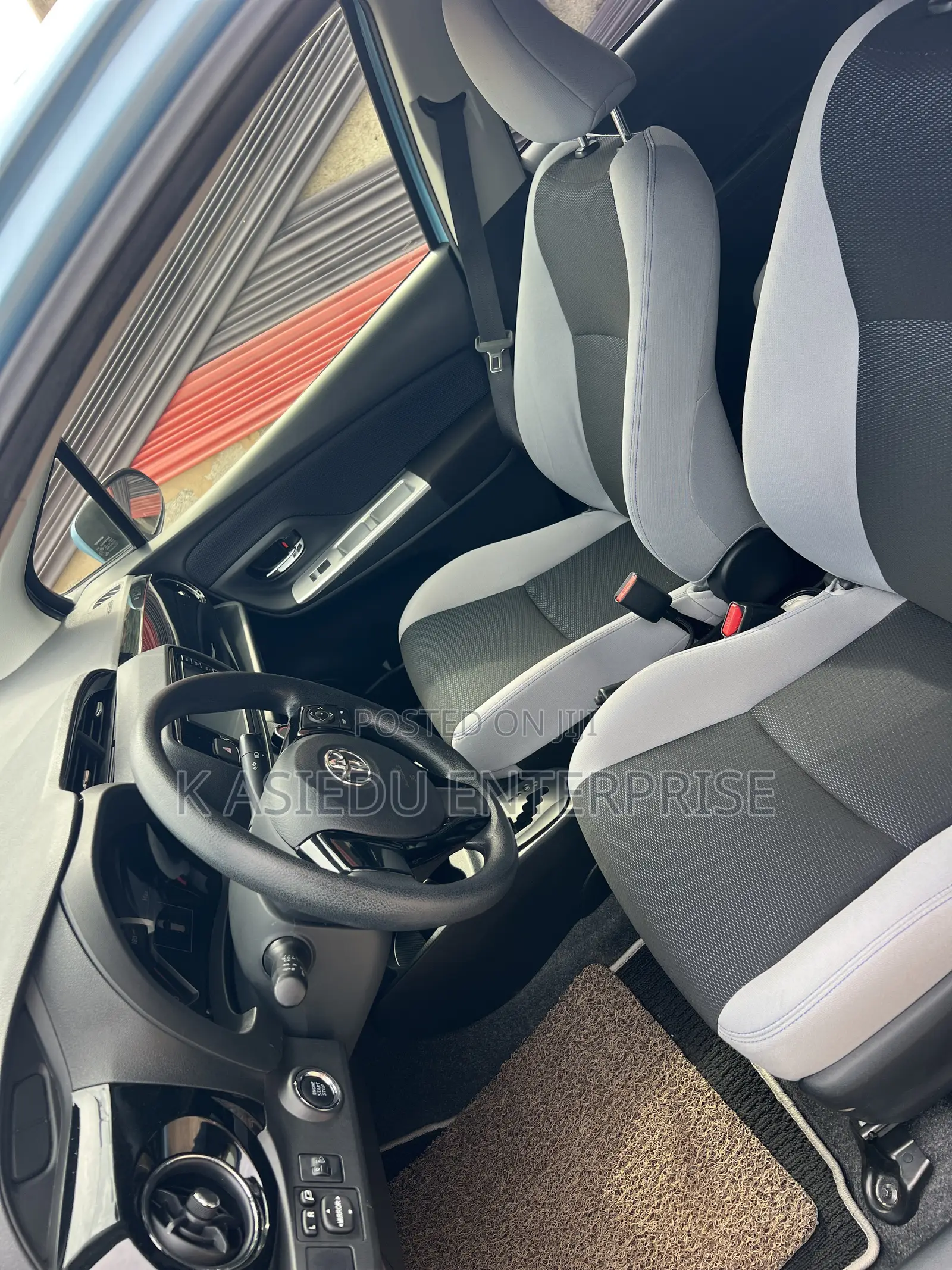 Toyota Vitz 1.3 AWD 3dr 2015 Blue