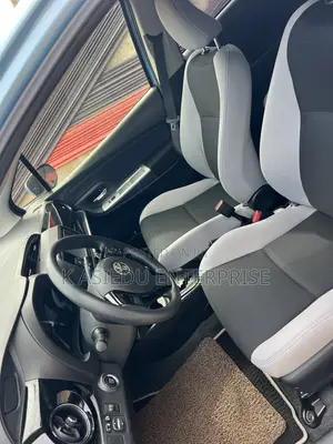 Toyota Vitz 1.3 AWD 3dr 2015 Blue
