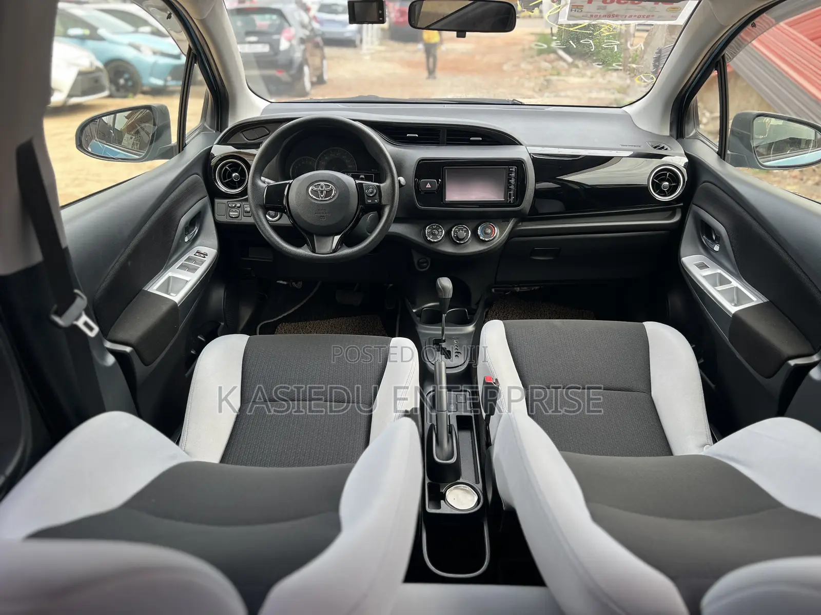 Toyota Vitz 1.3 AWD 3dr 2015 Blue