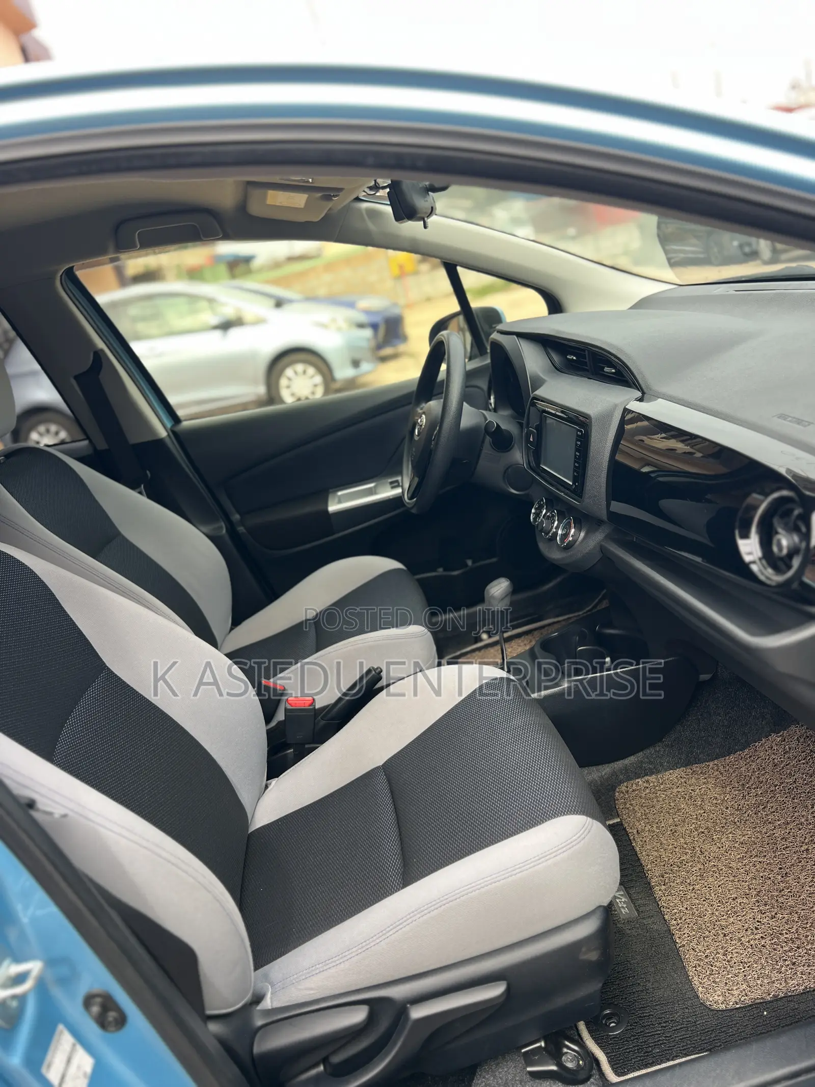 Toyota Vitz 1.3 AWD 3dr 2015 Blue