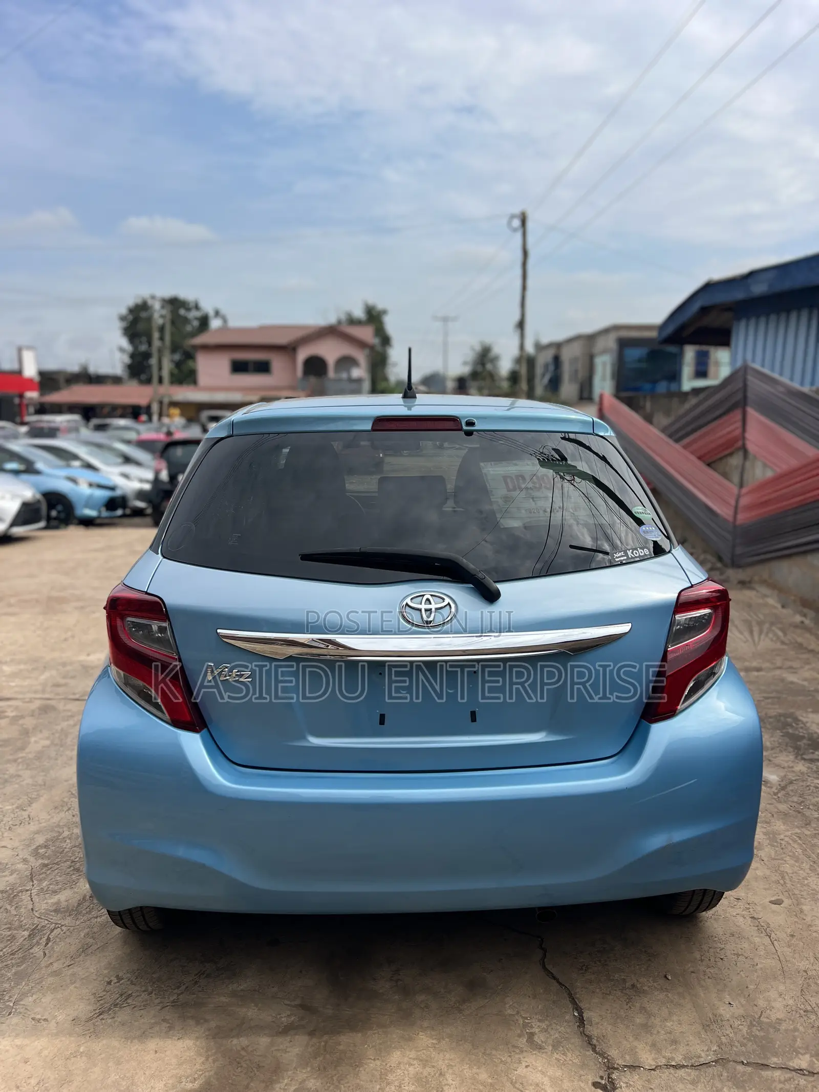 Toyota Vitz 1.3 AWD 3dr 2015 Blue