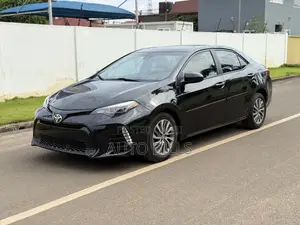 Toyota Corolla XLE (1.8L 4cyl 2A) 2018 Black