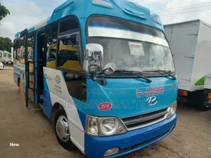 Hyundai County 2015 Blue