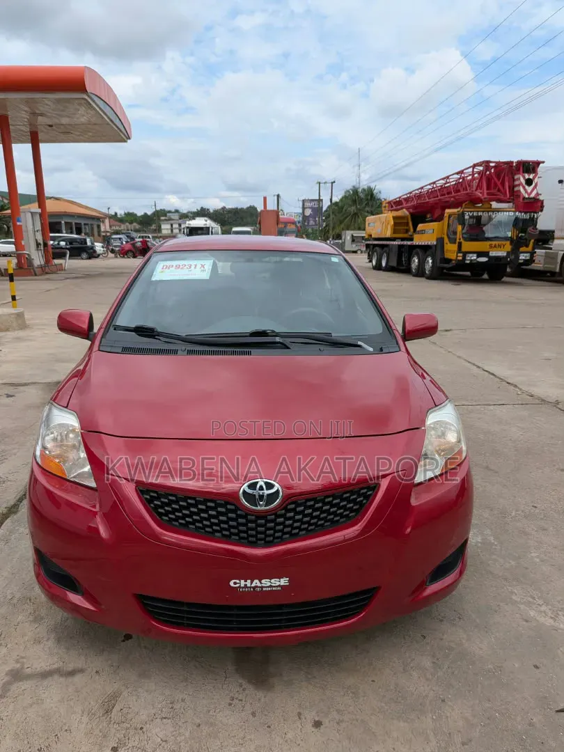 Toyota Yaris 2012 Red