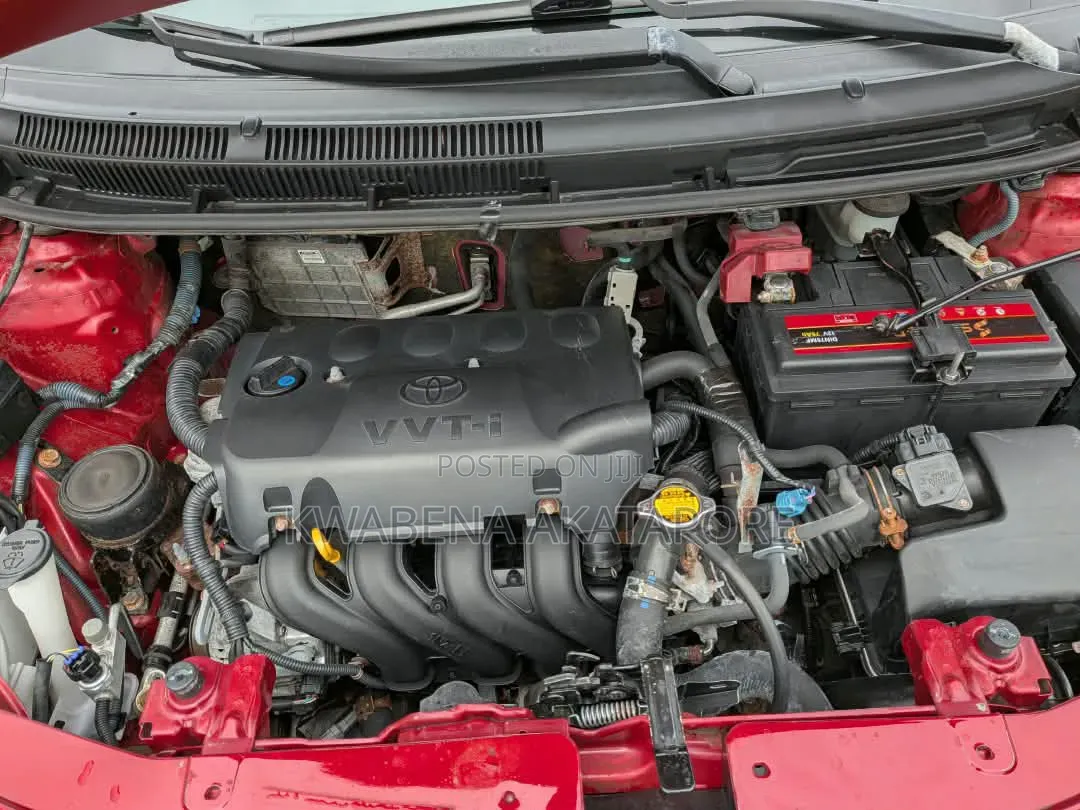 Toyota Yaris 2012 Red
