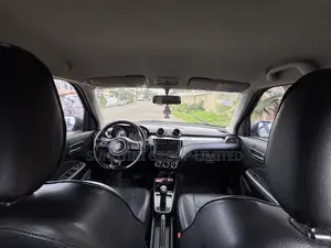 Suzuki Swift 2021 Blue