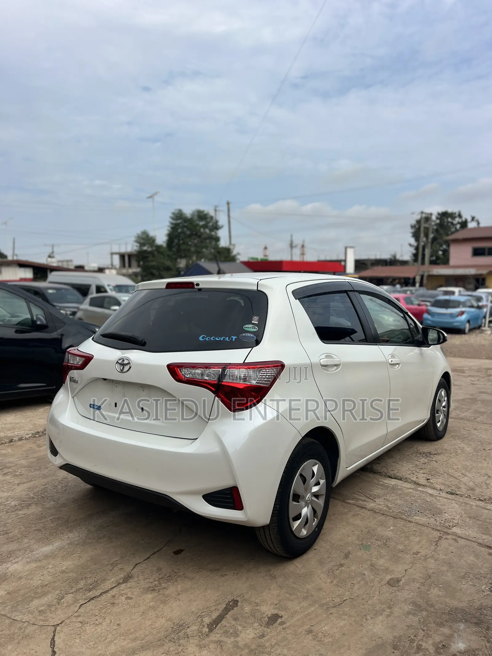 Toyota Vitz 1.3 AWD 3dr 2017 White