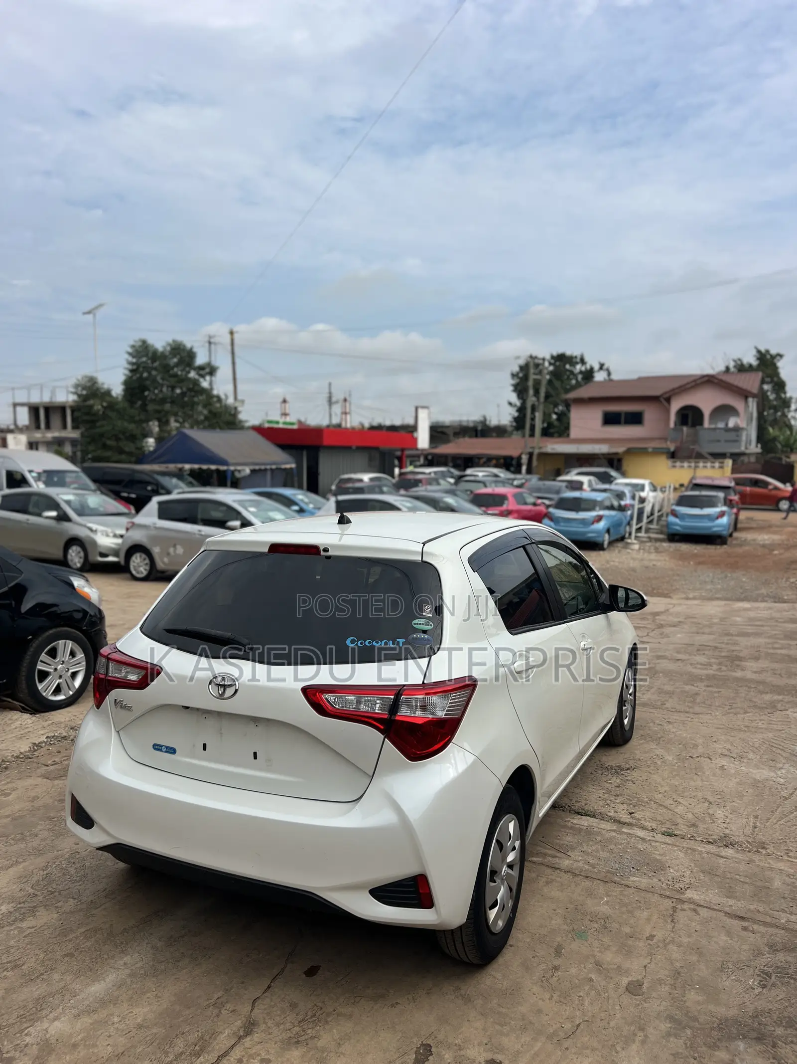 Toyota Vitz 1.3 AWD 3dr 2017 White