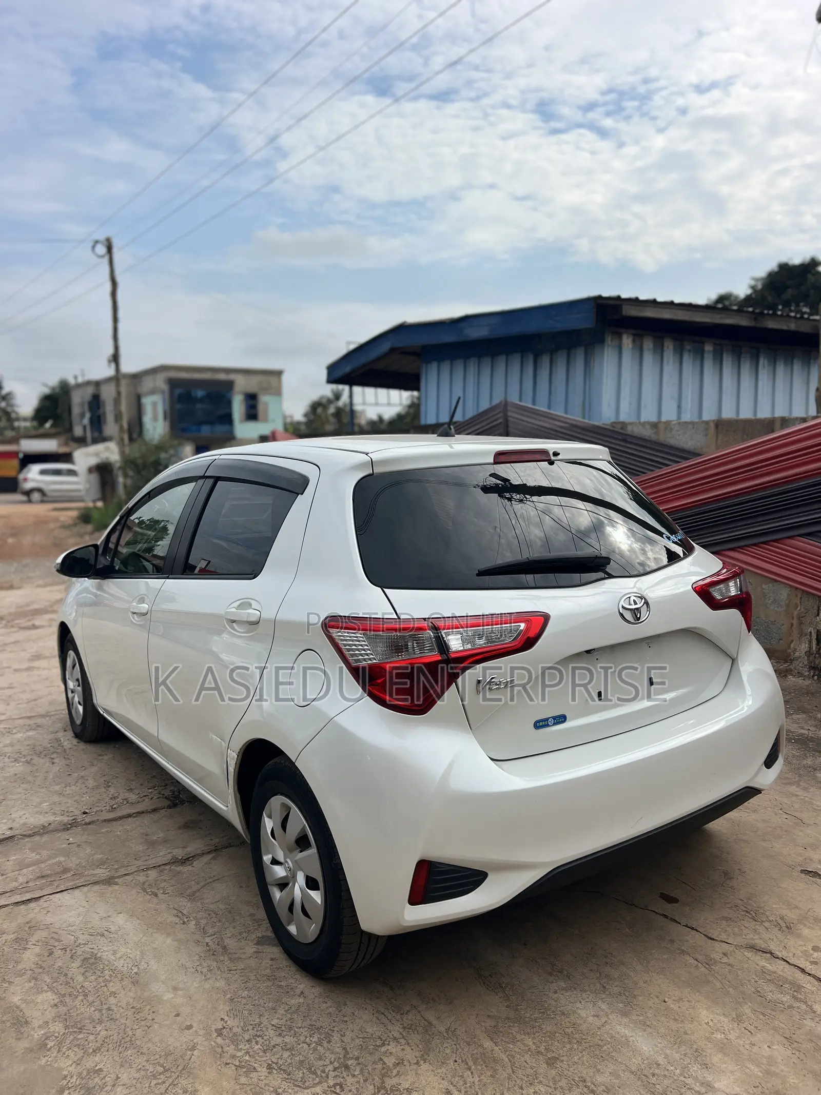 Toyota Vitz 1.3 AWD 3dr 2017 White