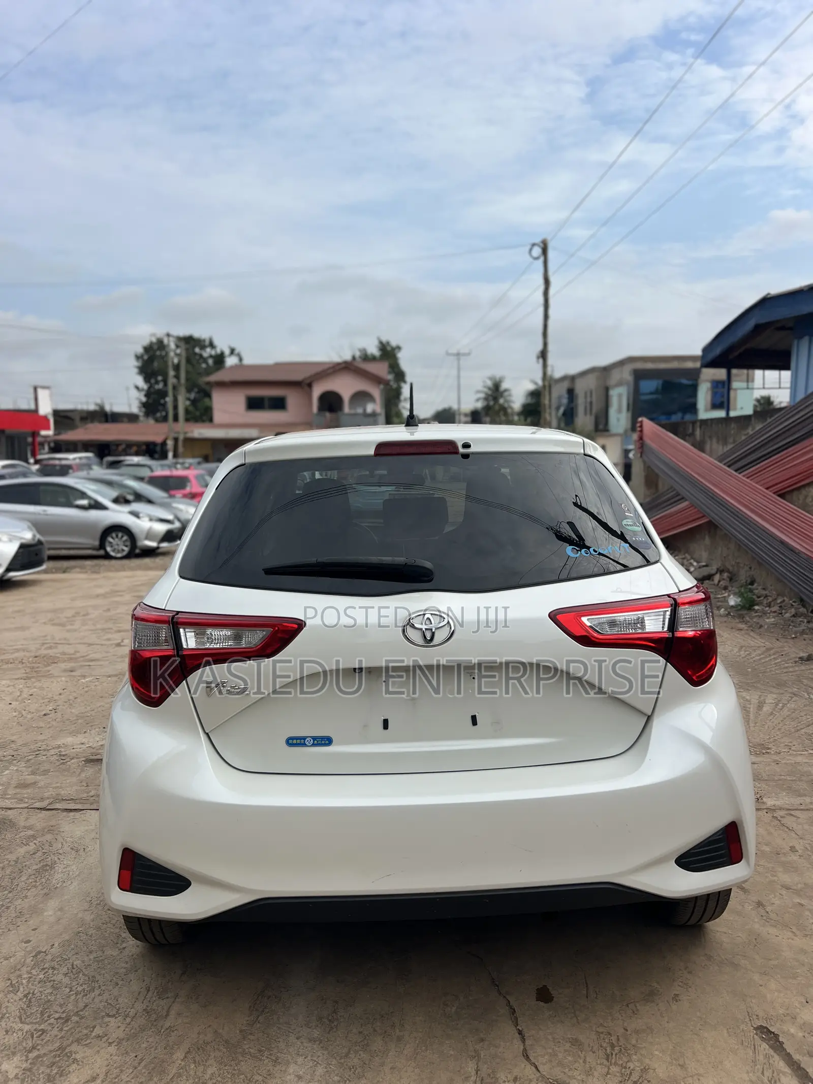 Toyota Vitz 1.3 AWD 3dr 2017 White