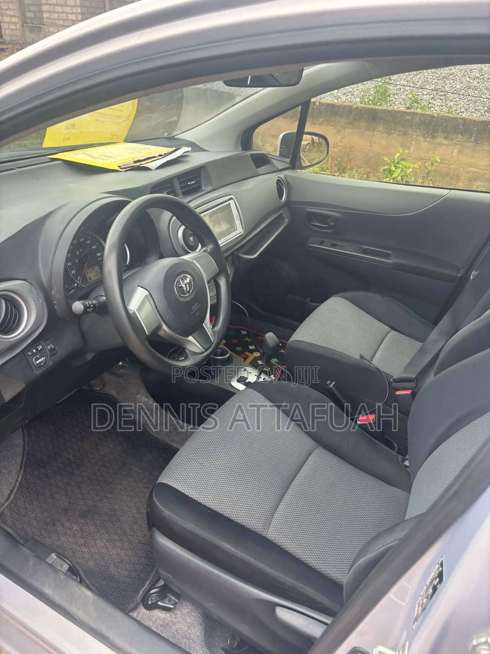 Toyota Vitz 1.3 AWD 3dr 2013 Gray