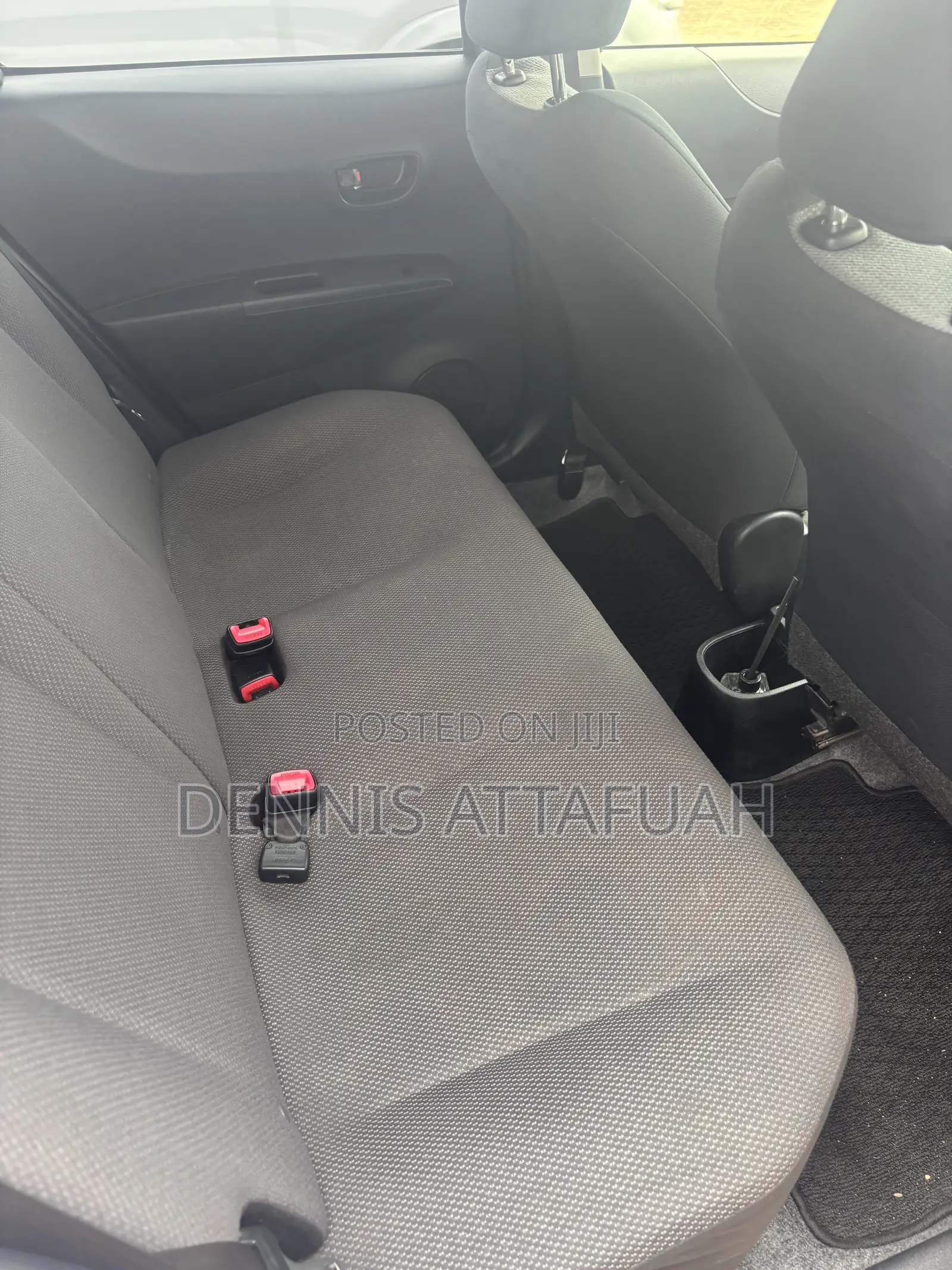 Toyota Vitz 1.3 AWD 3dr 2013 Gray