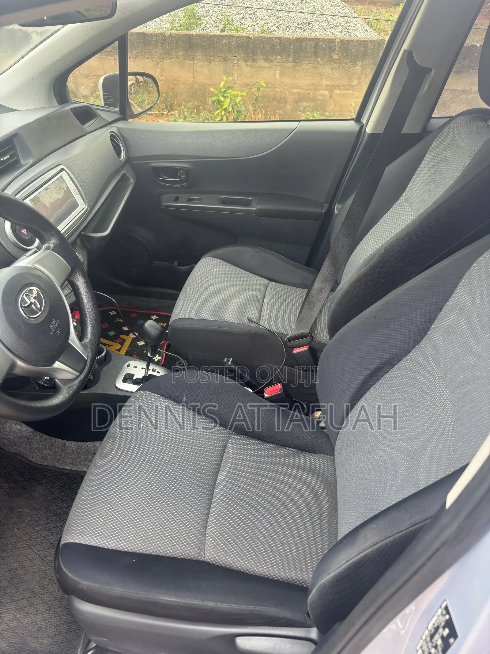 Toyota Vitz 1.3 AWD 3dr 2013 Gray