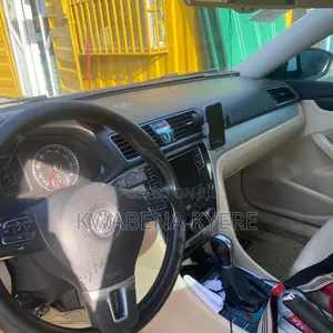 Volkswagen Passat SE 2013 White