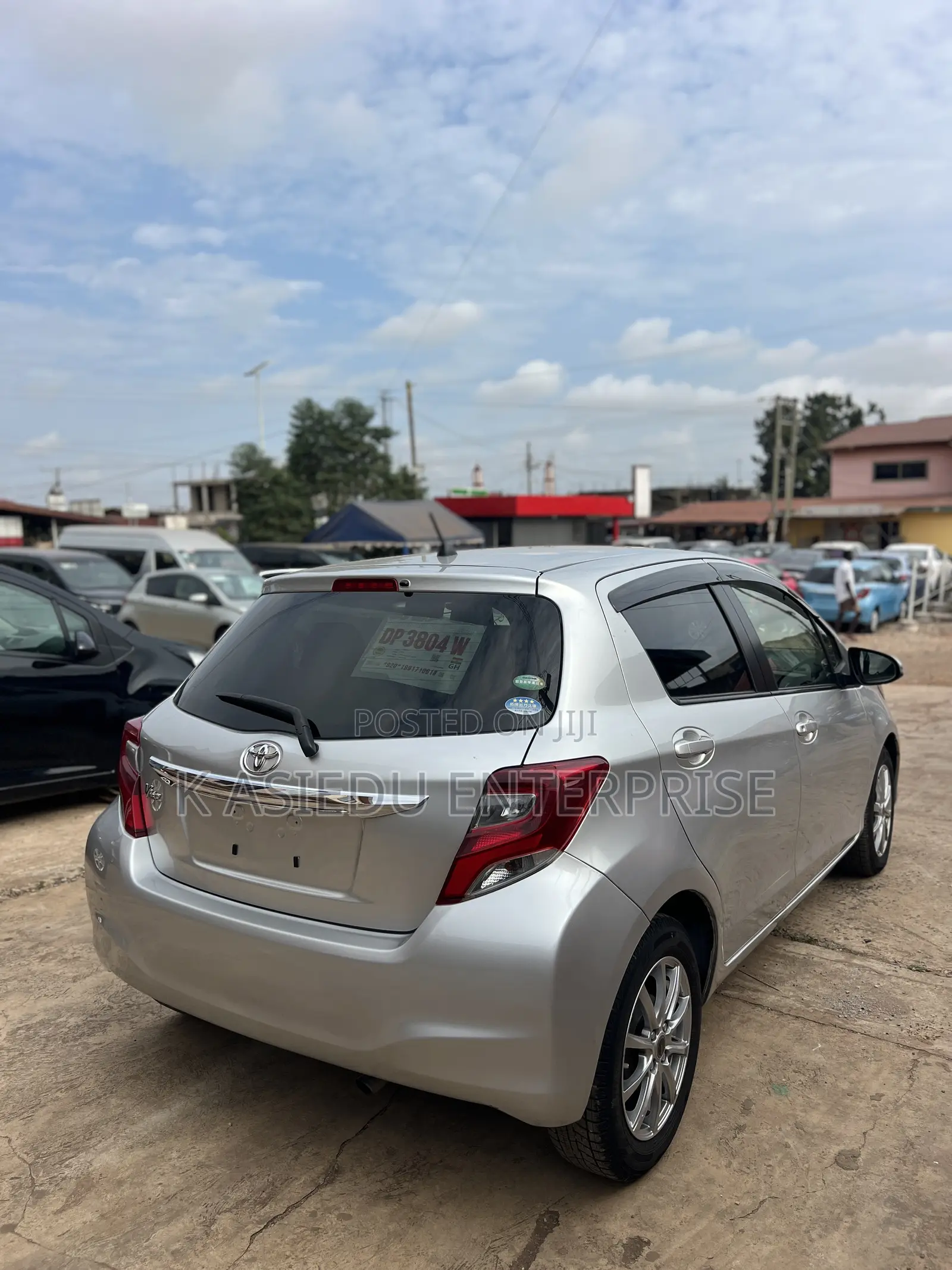 Toyota Vitz 1.3 AWD 3dr 2015 Silver