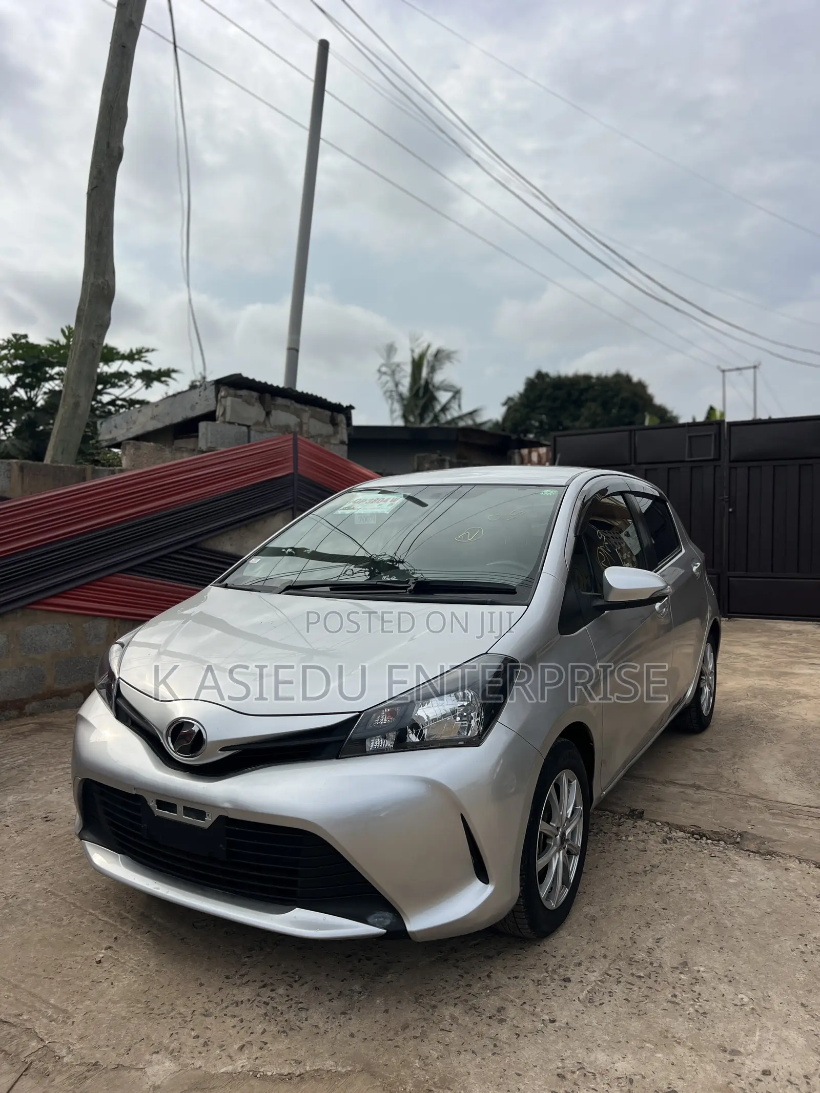 Toyota Vitz 1.3 AWD 3dr 2015 Silver