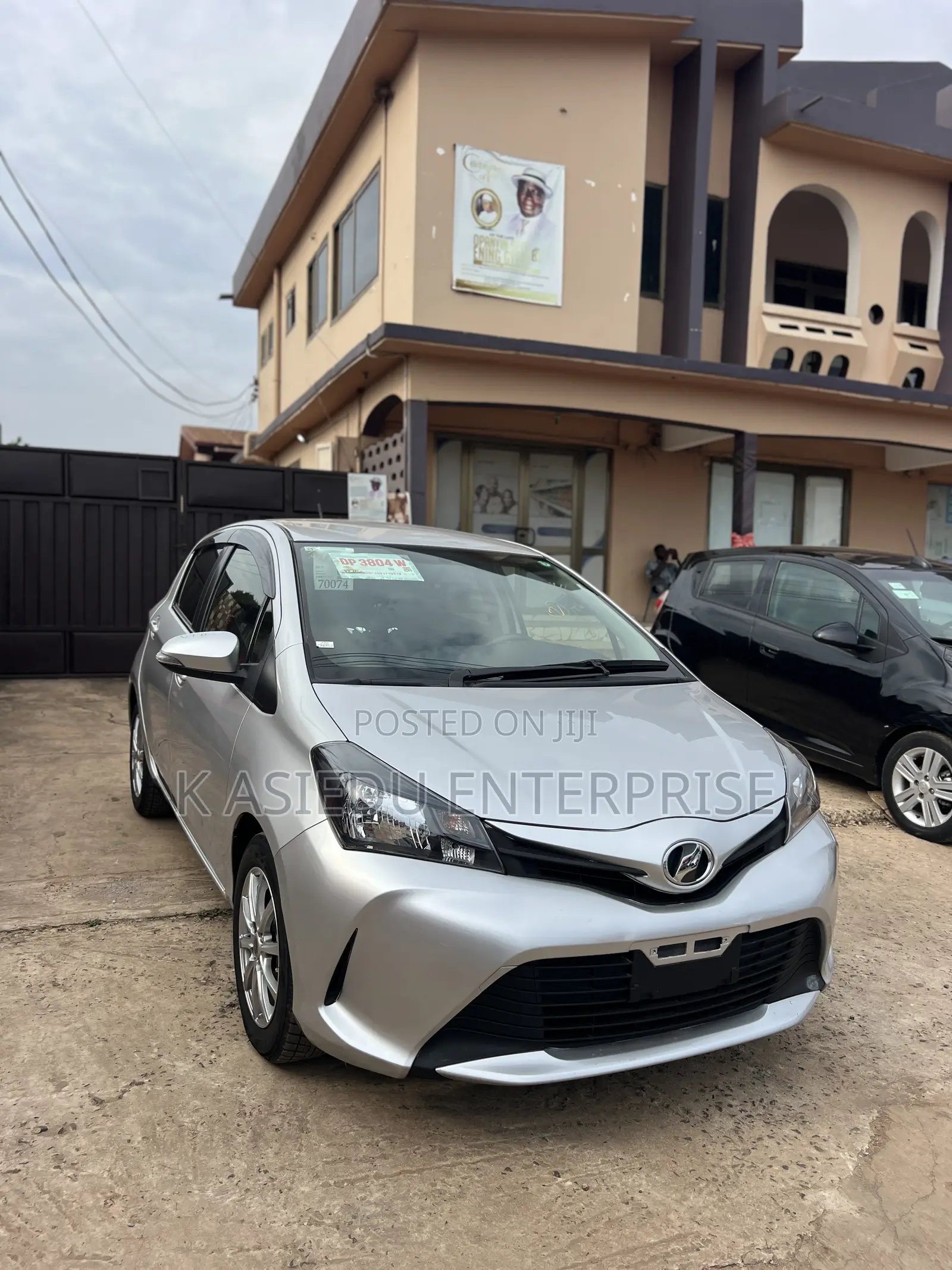 Toyota Vitz 1.3 AWD 3dr 2015 Silver