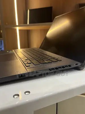 Laptop Asus ROG Zephyrus G16 16GB Intel Core i9 SSD 1T