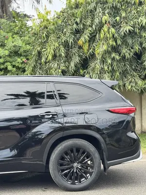 Toyota Highlander XSE AWD 2023 Black