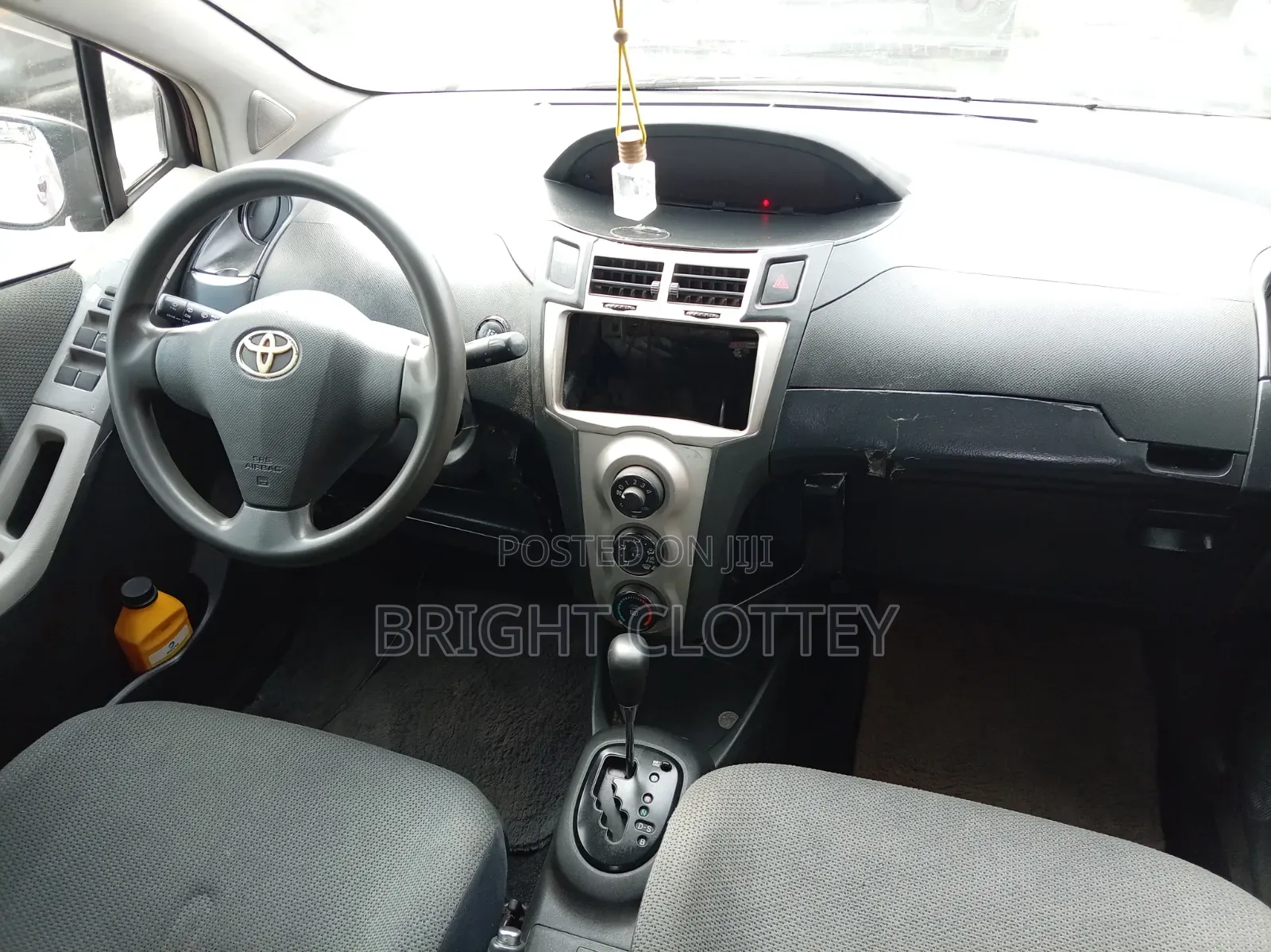 Toyota Vitz 2010 Brown