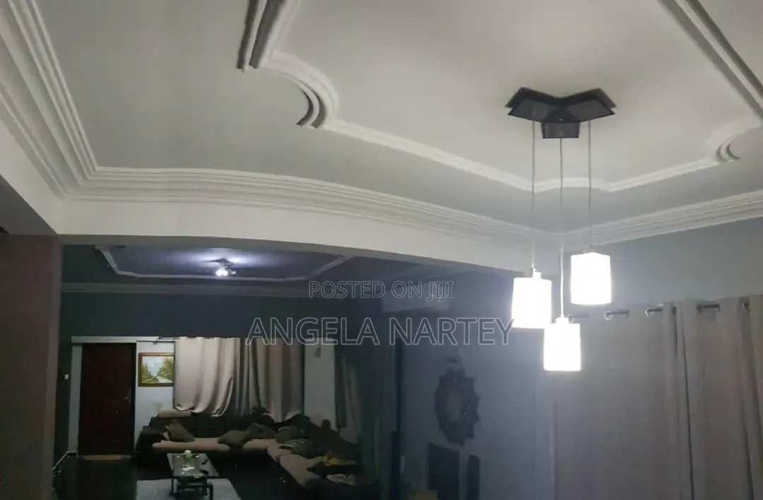 5bdrm House in Baatsonaa Spintex for sale