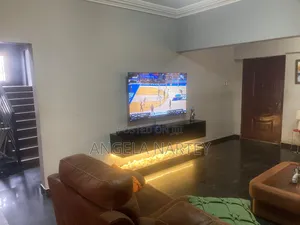 5bdrm House in Baatsonaa Spintex for sale