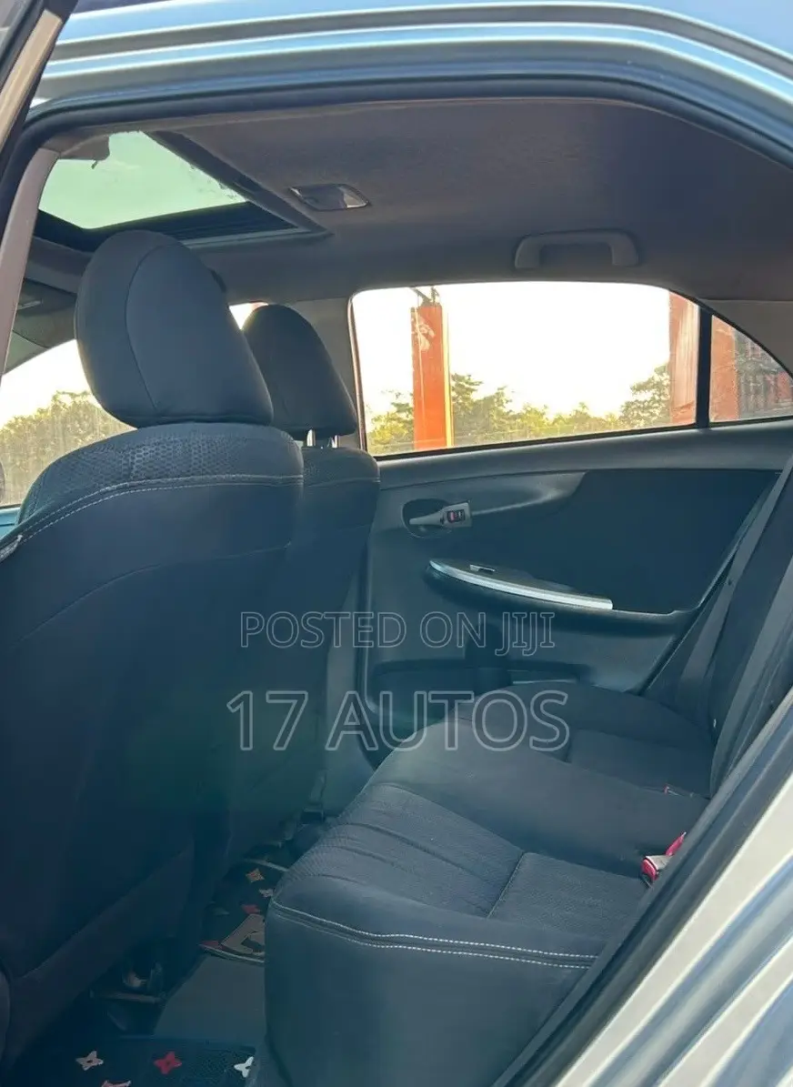 Toyota Corolla S 4dr Sedan (1.8L 4cyl 4A) 2012 Silver