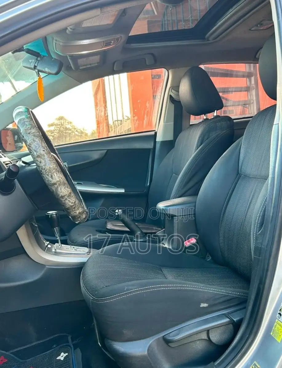 Toyota Corolla S 4dr Sedan (1.8L 4cyl 4A) 2012 Silver