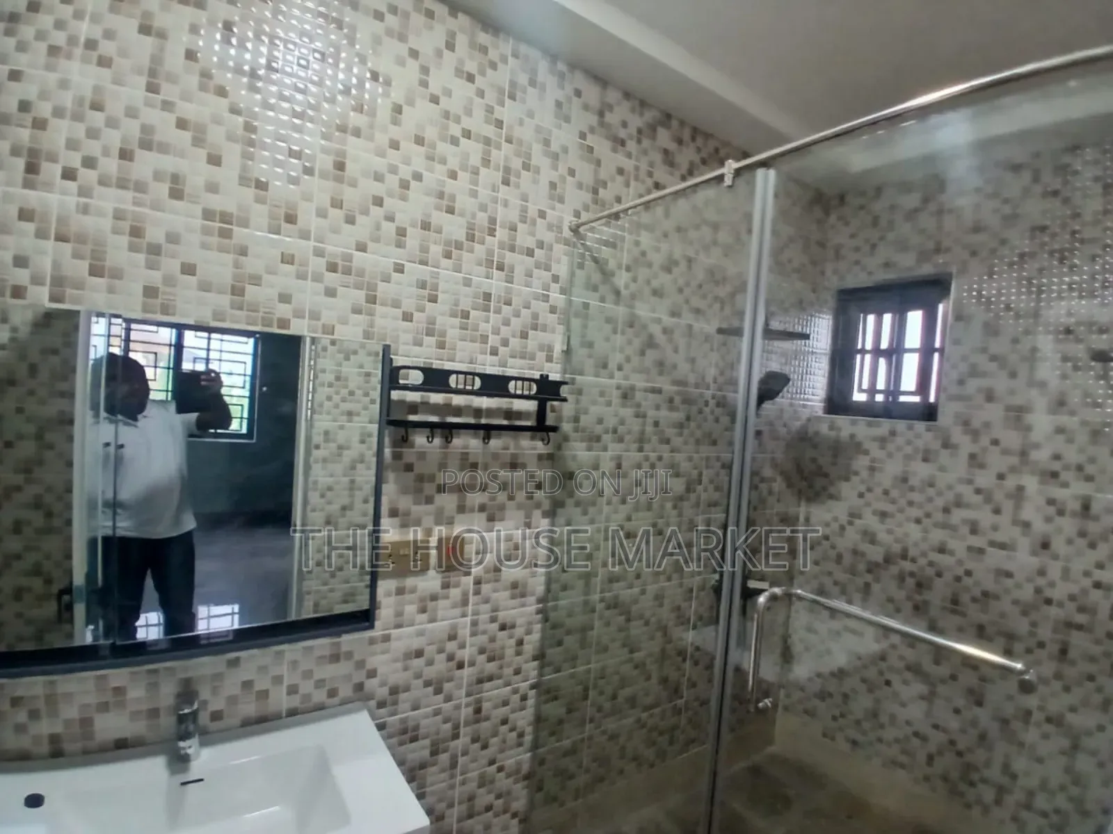 2bdrm Block of Flats in Funko, Tarkwa Nsuaem for rent