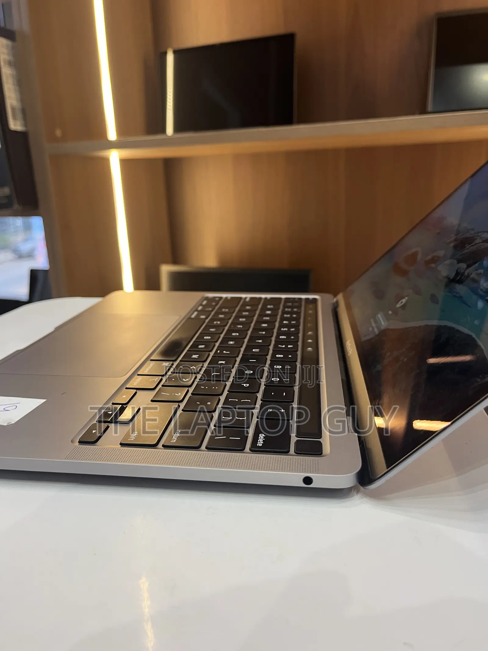 Laptop Apple MacBook Pro 2020 M1 16GB Apple M1 SSD 512GB