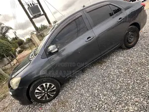 Toyota Yaris 2010 Gray