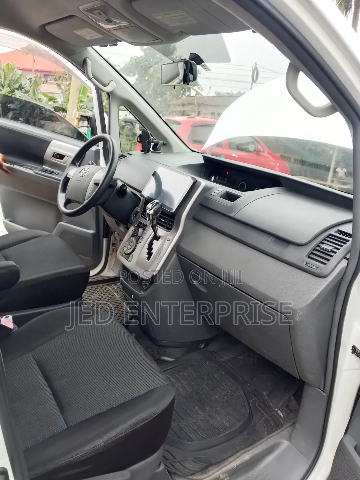 Toyota Voxy 2013 Black