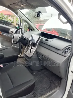 Toyota Voxy 2013 Black