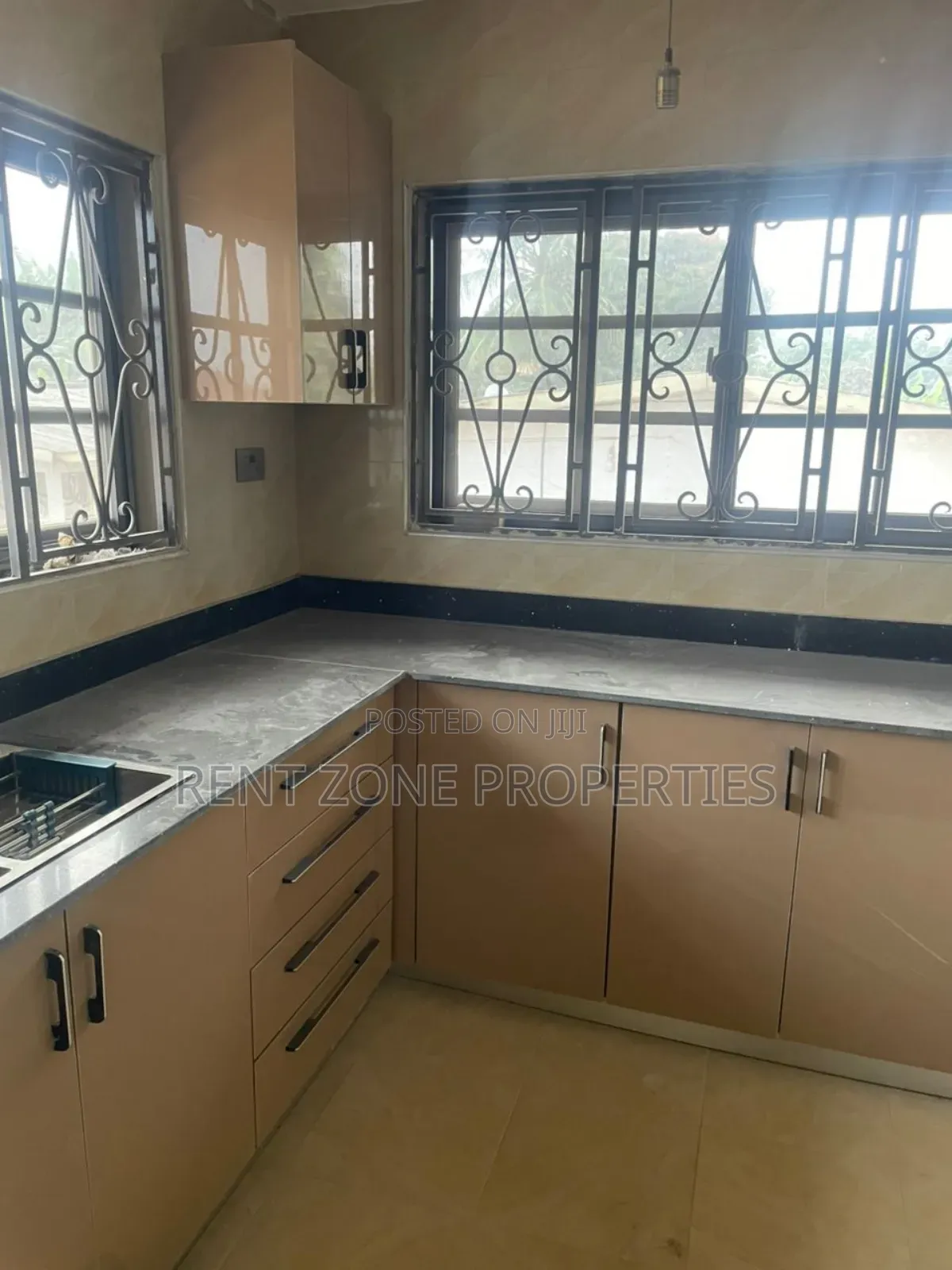 3bdrm House in Anyaa for rent