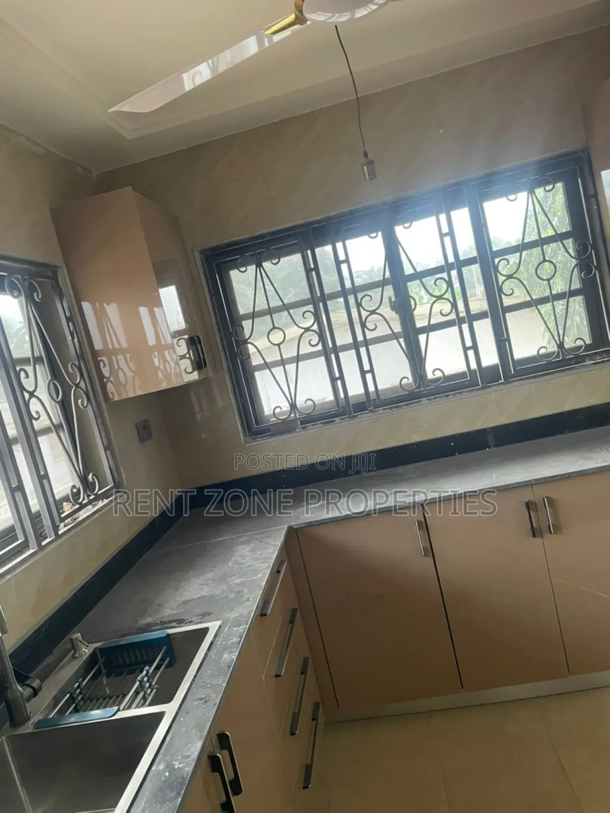 3bdrm House in Anyaa for rent
