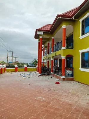 3bdrm Block of Flats in Funko, Tarkwa Nsuaem for rent