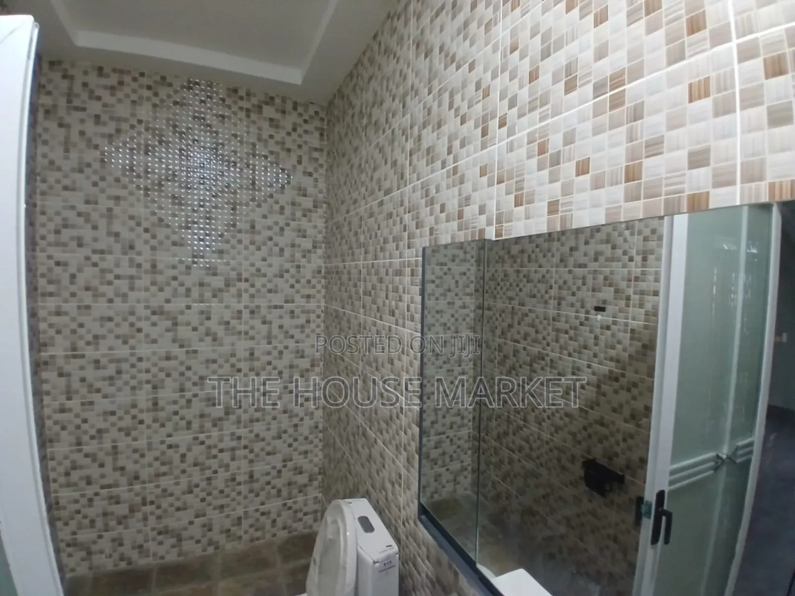 3bdrm Block of Flats in Funko, Tarkwa Nsuaem for rent
