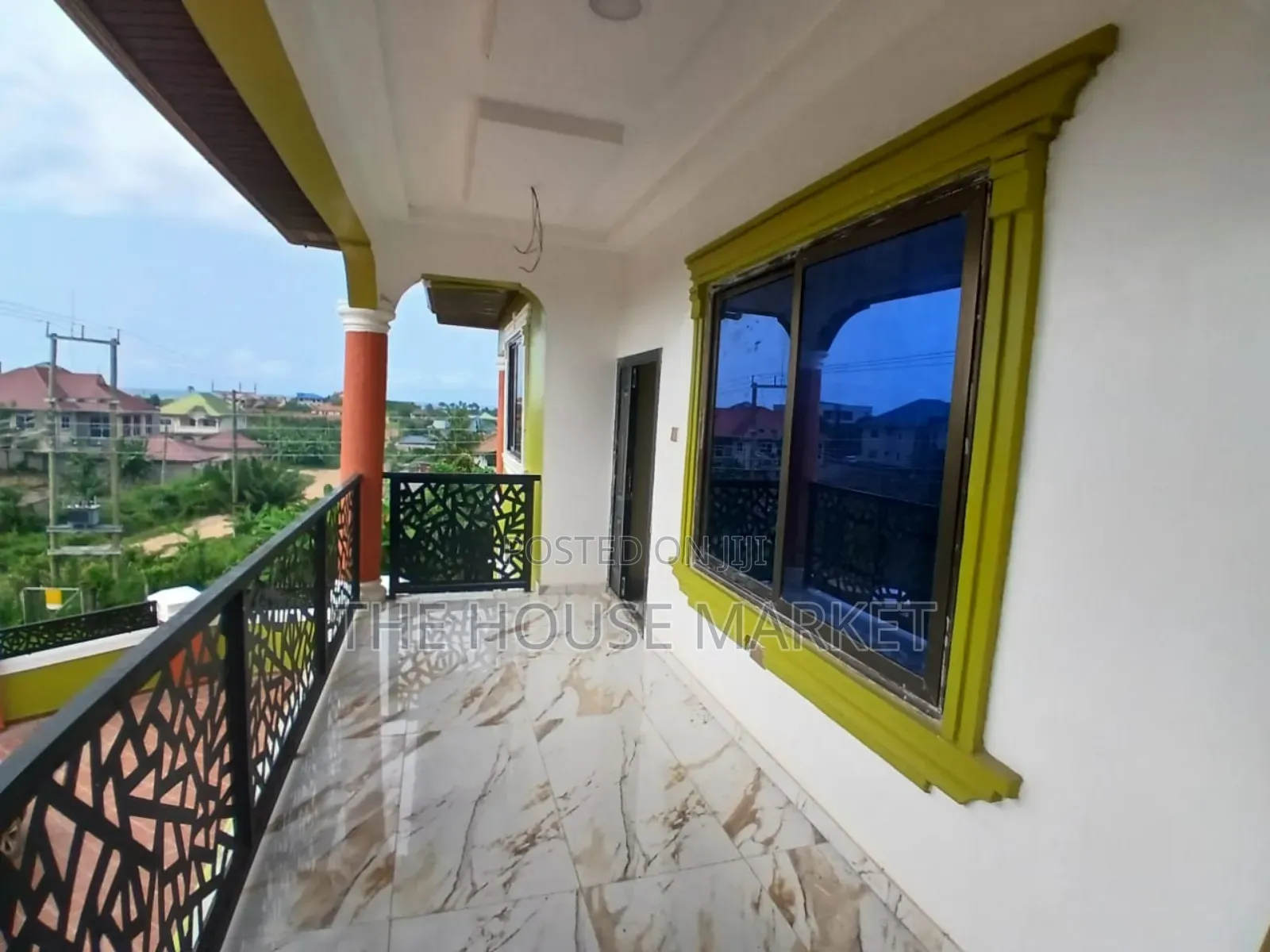 3bdrm Block of Flats in Funko, Tarkwa Nsuaem for rent