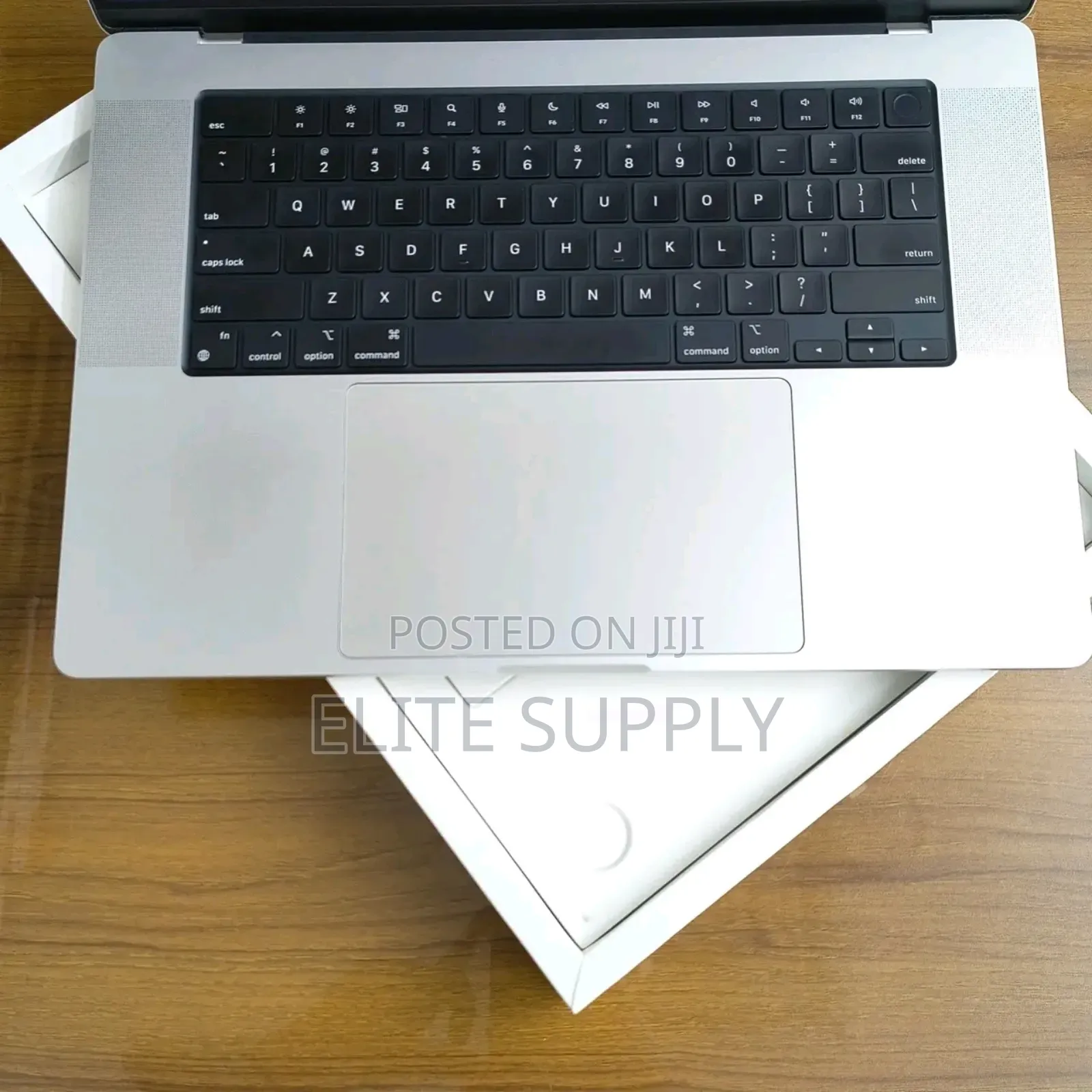 New Laptop Apple MacBook Pro 2023 M2 16GB Apple M2 SSD 512GB