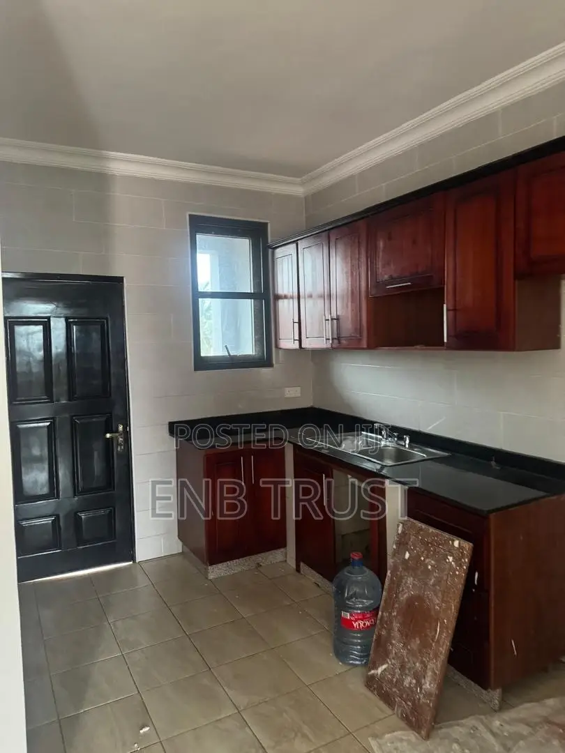 3bdrm Apartment in Dome, Parakuo Estate for rent
