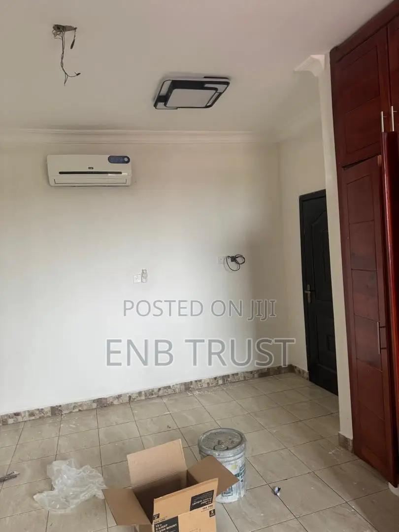 3bdrm Apartment in Dome, Parakuo Estate for rent