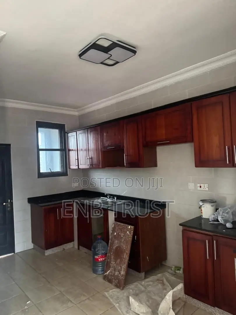 3bdrm Apartment in Dome, Parakuo Estate for rent