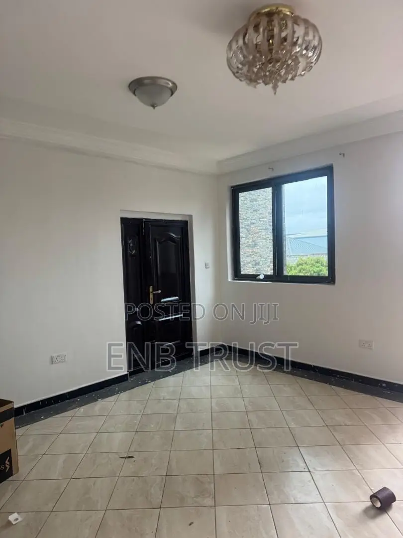 3bdrm Apartment in Dome, Parakuo Estate for rent