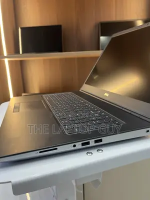 Laptop Dell Precision 7750 32GB Intel Core i7 SSD 512GB