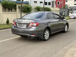 Toyota Corolla L 4dr Sedan (1.8L 4cyl 5M) 2013 Gray
