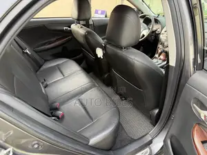 Toyota Corolla L 4dr Sedan (1.8L 4cyl 5M) 2013 Gray