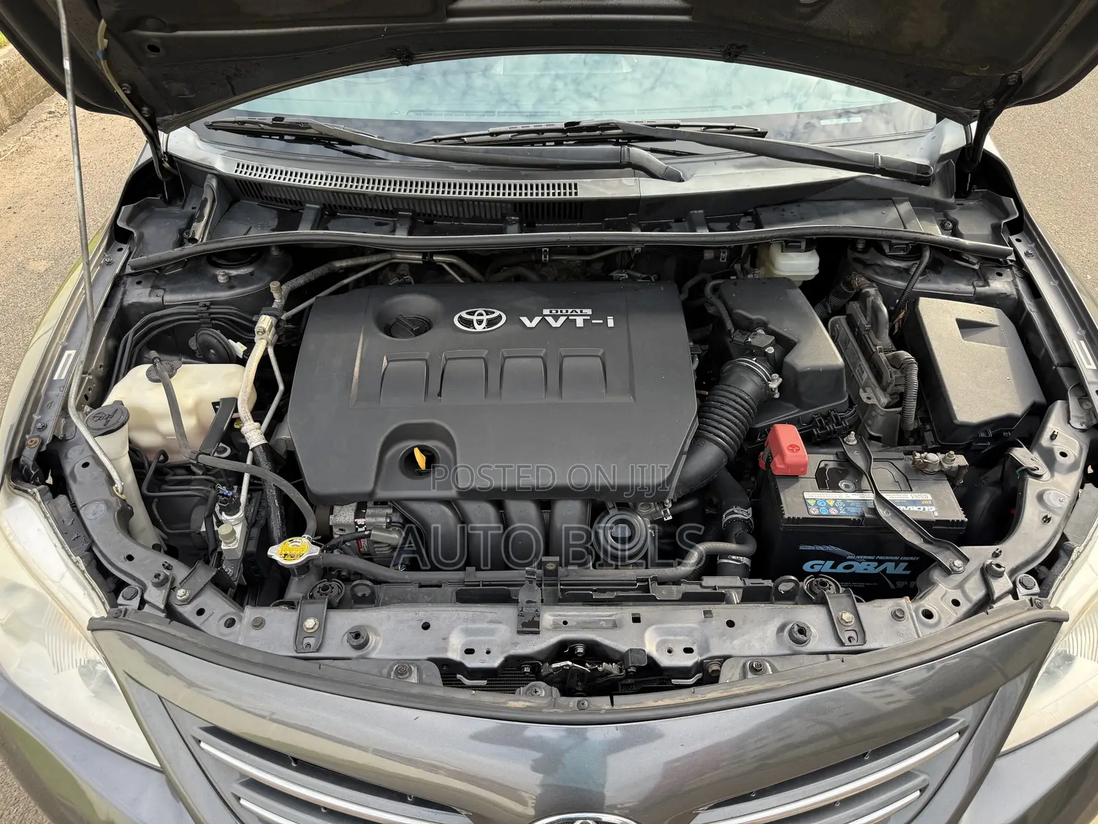 Toyota Corolla L 4dr Sedan (1.8L 4cyl 5M) 2013 Gray