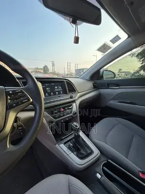 Hyundai Elantra SE Sedan FWD (1.8L 4cyl 6M) 2016 Gray