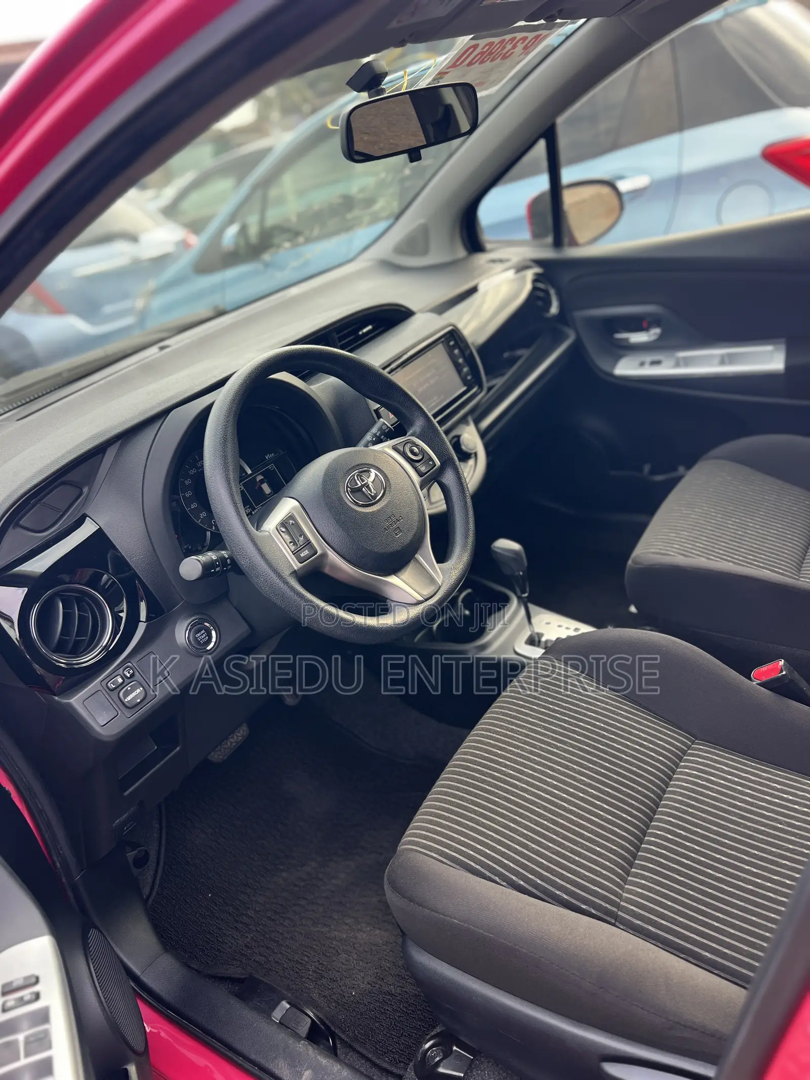 Toyota Vitz 1.3 AWD 3dr 2015 Pink
