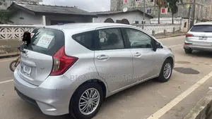 Nissan Versa 1.6 SV 2017 Silver
